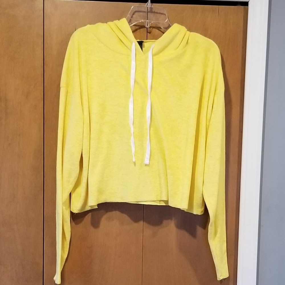 Beautiful yellow cropped hoodie